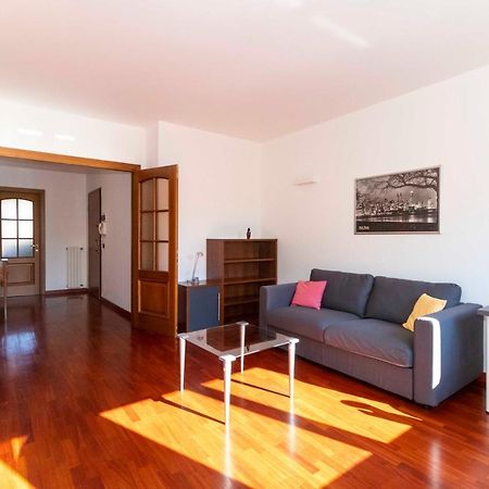 Cozy&Spacious Apt 2 Min Walk From The Tram Stop! Leilighet Torino Eksteriør bilde