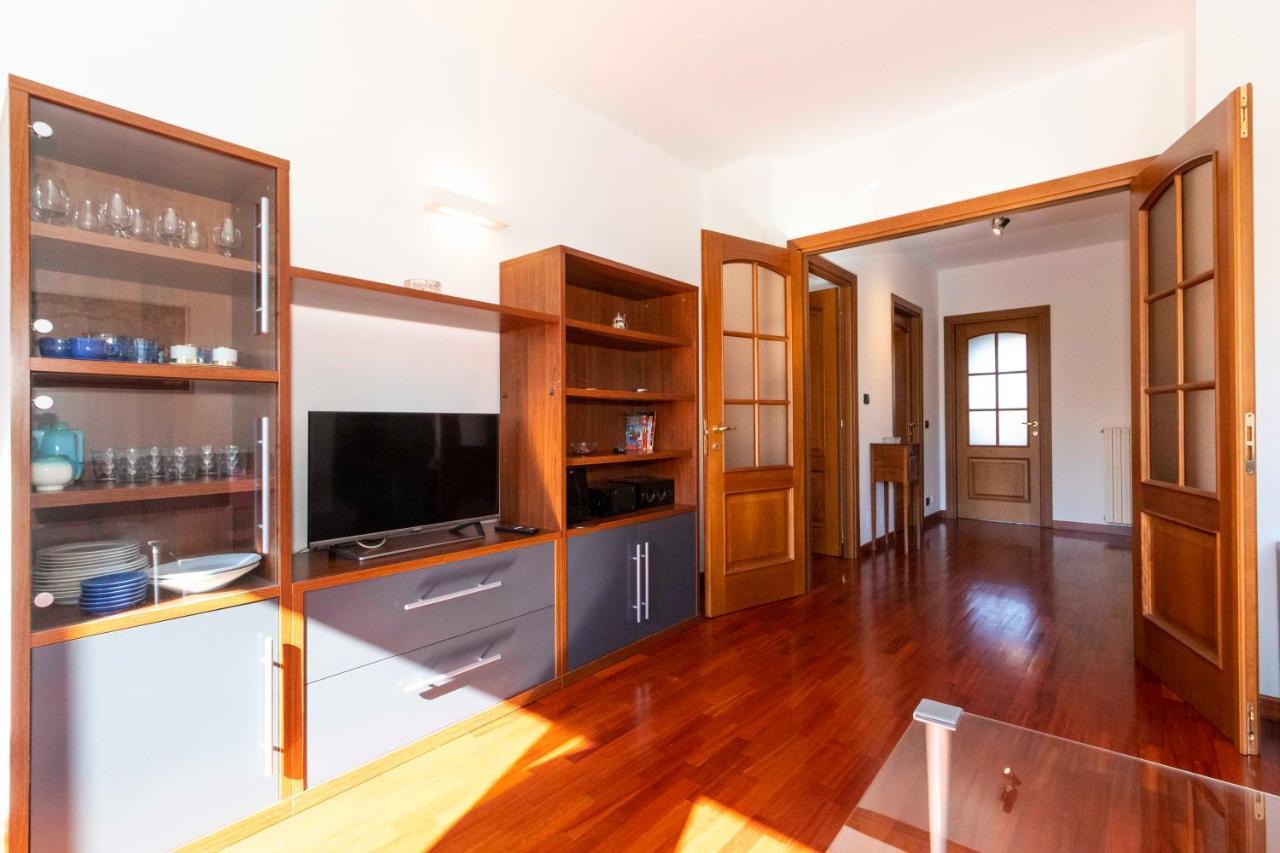 Cozy&Spacious Apt 2 Min Walk From The Tram Stop! Leilighet Torino Eksteriør bilde